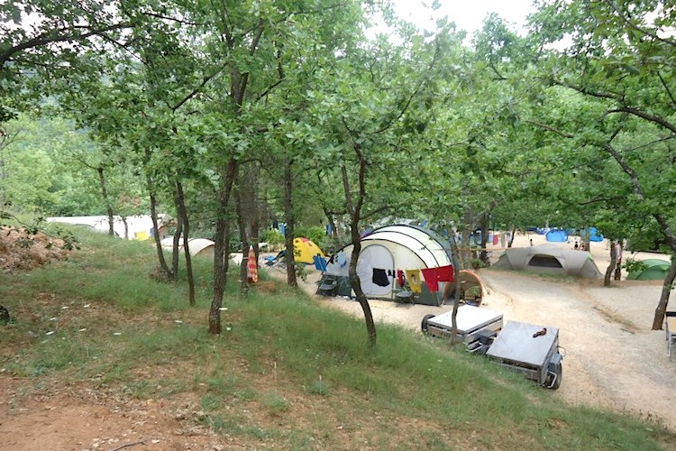 emplacement de camping en haut var
